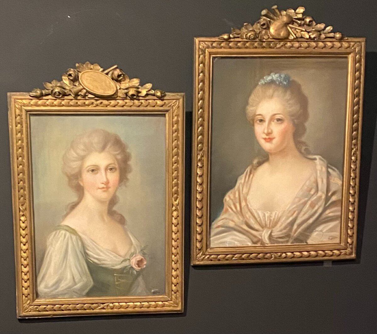 Deux Pastels, Portraits De Femme