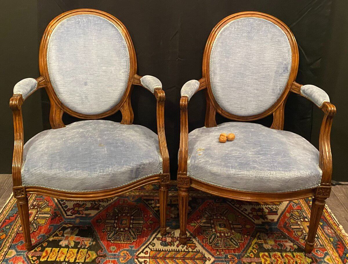 Deux Fauteuils Louis XVI d'époque